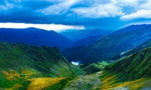 what is the best time to visit romania